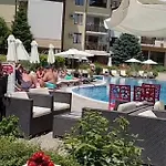 Garden Of Eden- М104 Reymar Apartment
