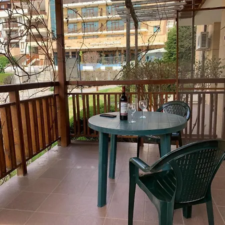 Garden Of Eden- м104 Reymar Apartmán *